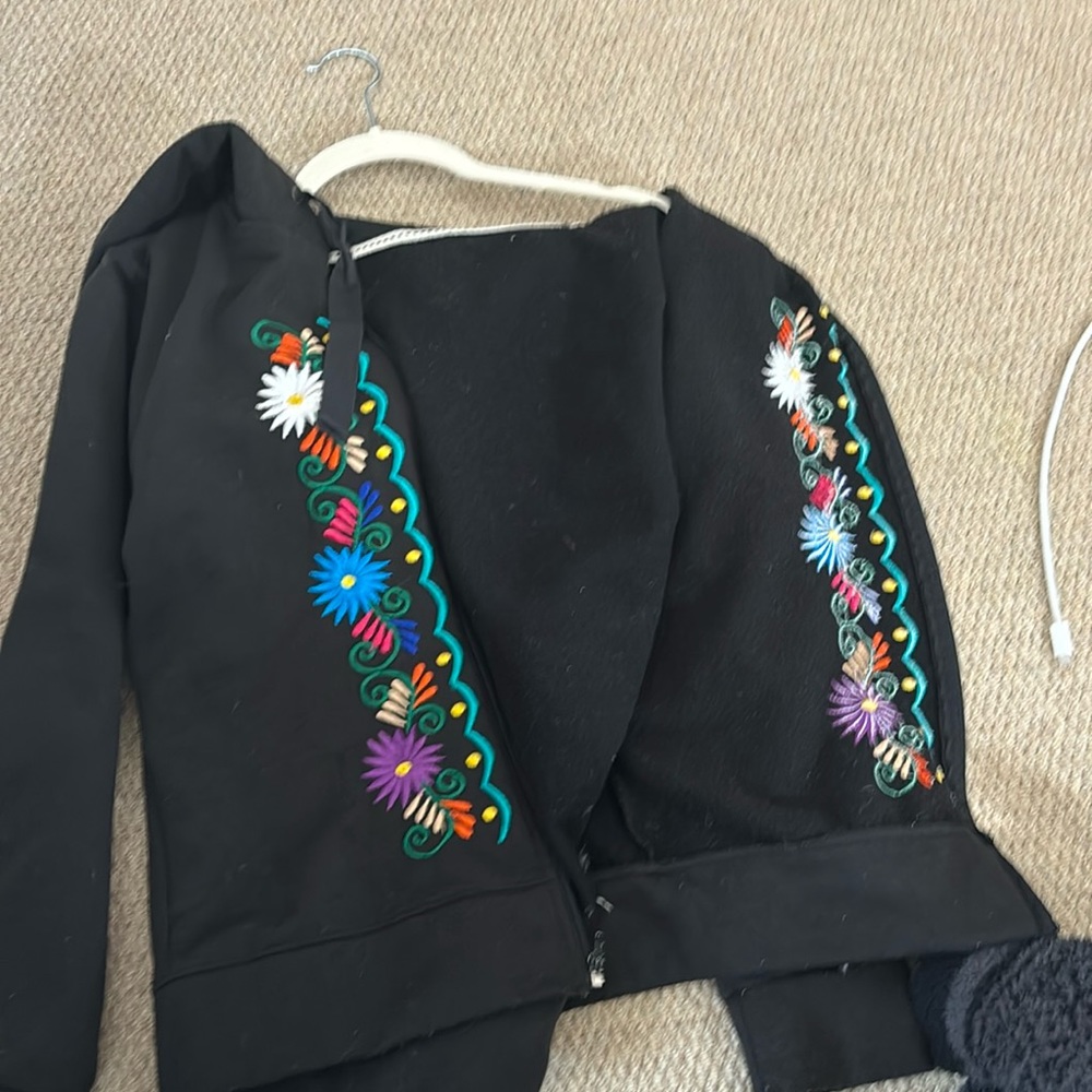 Pretty flower sweatshirt